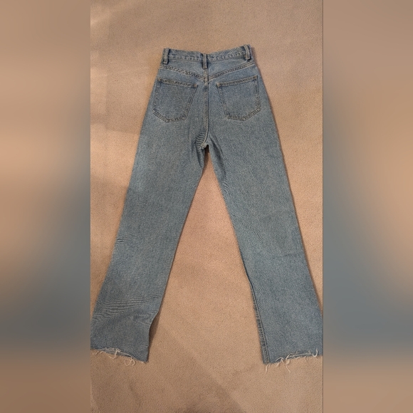 Oak & Fort light denim flared jeans w/ split raw hem, size 25 - Picture 2 of 5
